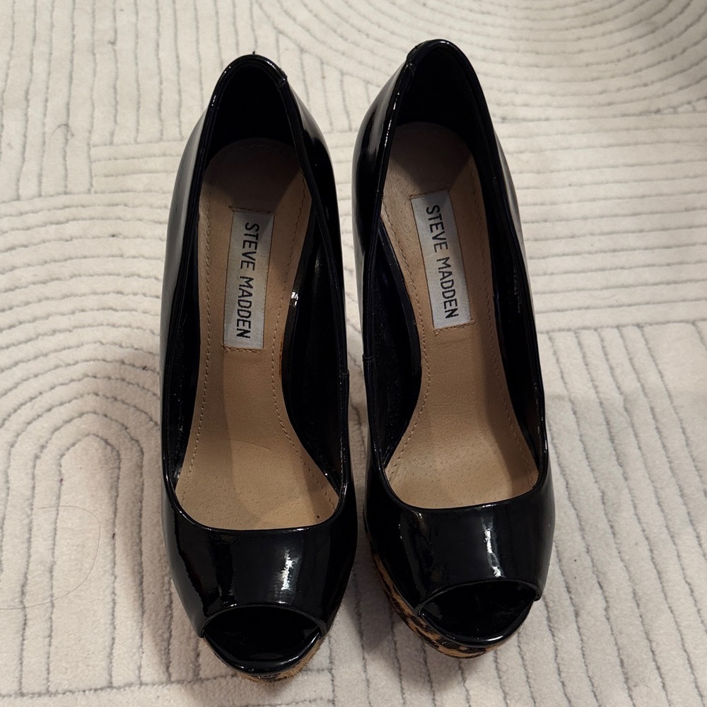 Stylish Black and Red Peep Toe Heels - Picture 3 of 4